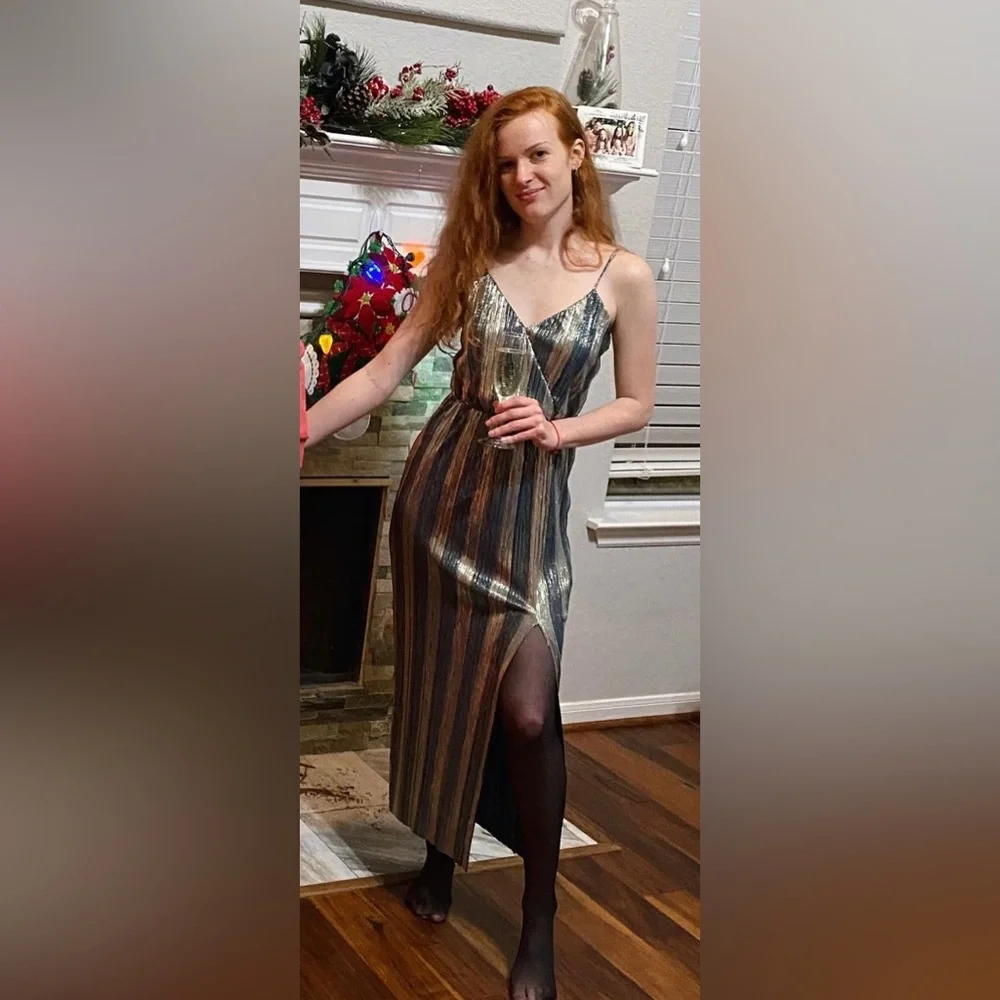 Dress - Picture 2 of 3